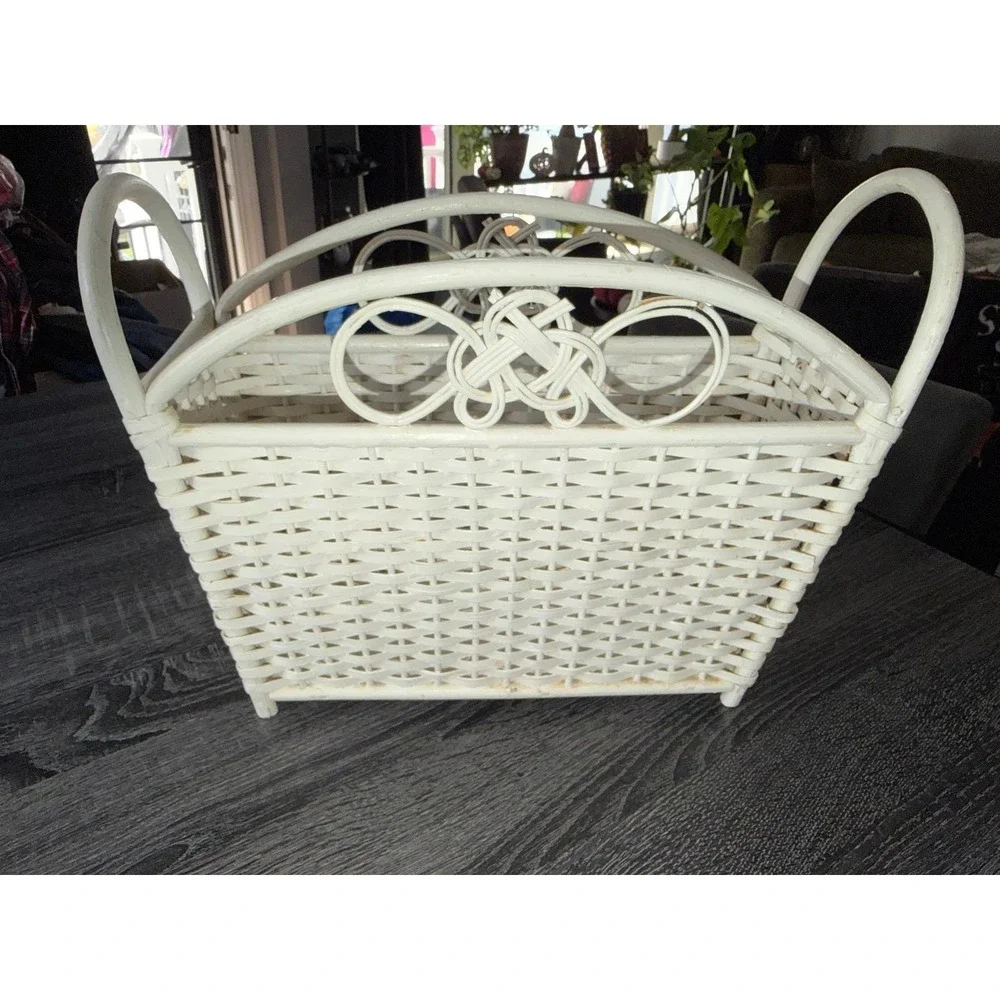 White Wicker Rattan Storage Basket Woven Handle‎ Decorative Home Decor Accent